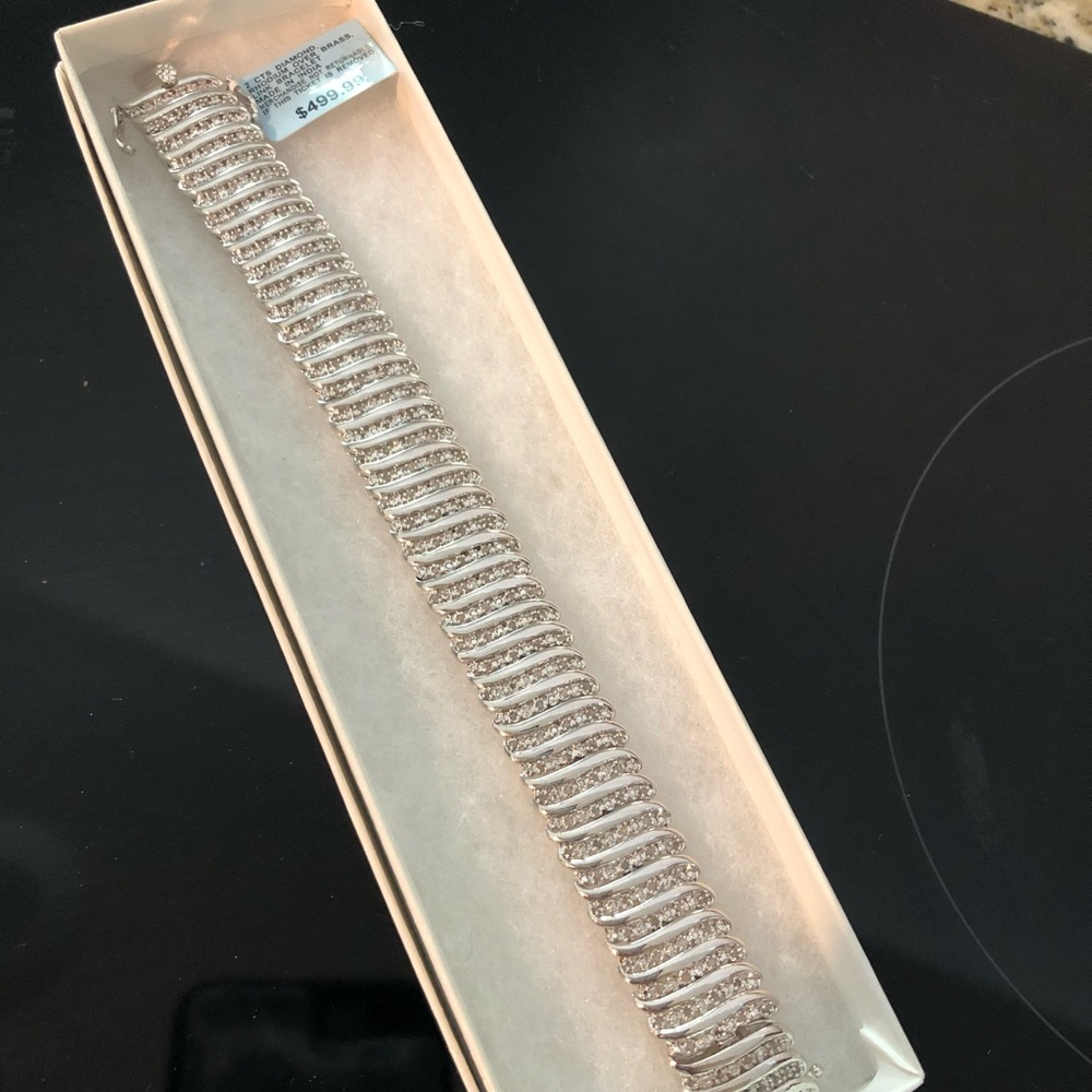NWT Diamond rhodium over brass link bracelet